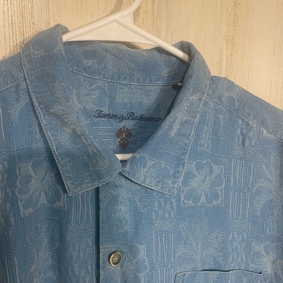 Tommy Bahama 100% Silk Shirt size XL Hawaiian Aloha Vacation Resort Light Blue - Picture 3 of 6